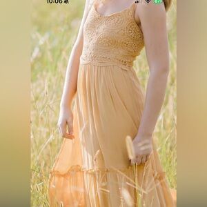 Flowy yellow Maxi Dress